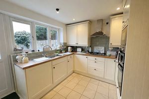 Kitchen- click for photo gallery